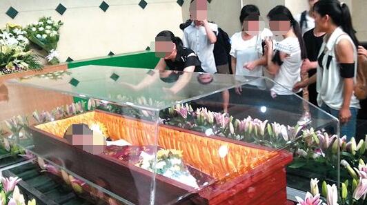 老人寿衣什么时候买?什么时候买墓地?
